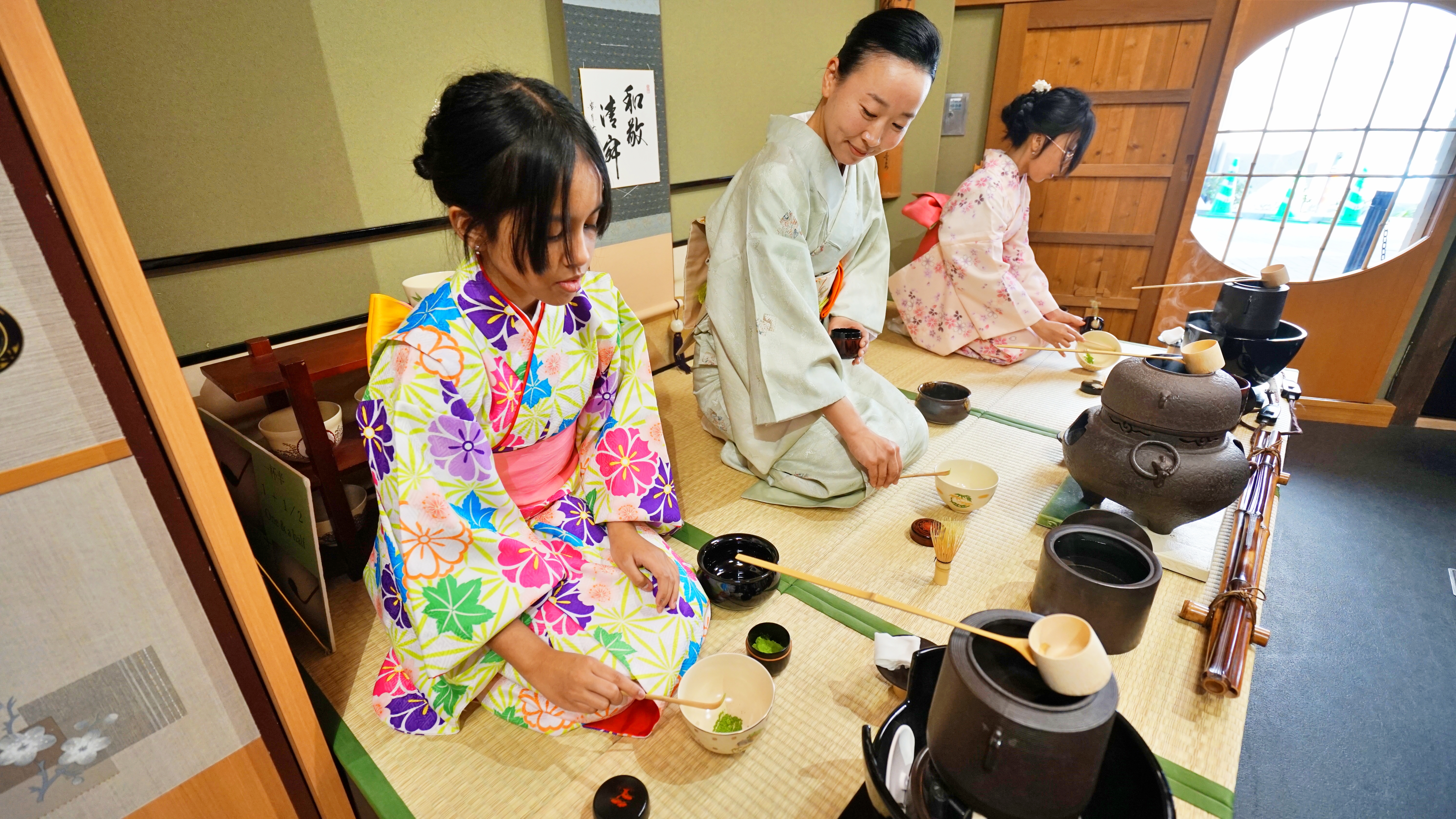 Kimono Wearing & Tea Ceremony Lesson