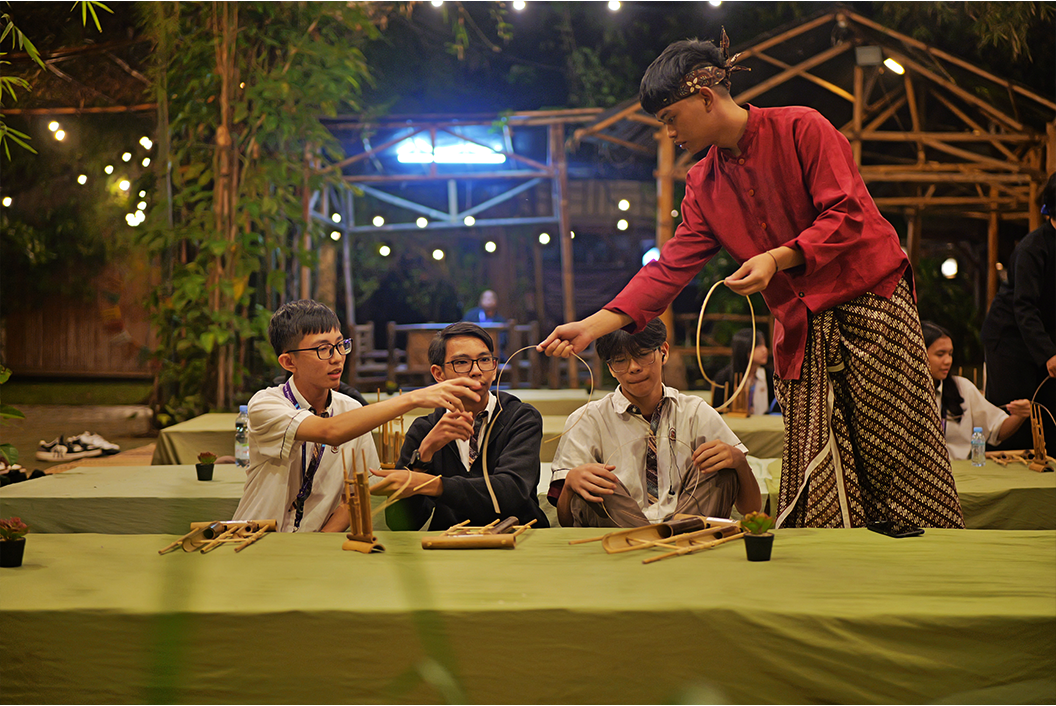 Angklung Workshop at Saung Udjo