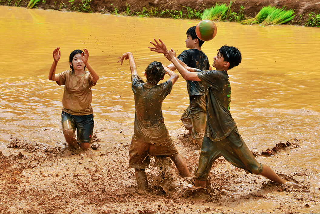 Mudball Battle